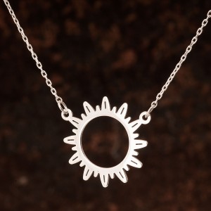 Güneş Figürü Gümüş Kolye