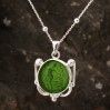 Yeşil Taşlı Afrodit Baskılı Kadın Gümüş Kolye