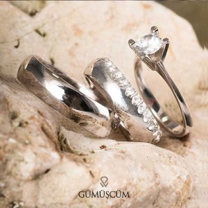 Sıra Taşlı Bombeli Gümüş Alyans Modeli Nişan ve Söz Yüzükleri Sıra Taşlı Bombeli Gümüş Alyans Modeli Nişan ve Söz Yüzükleri