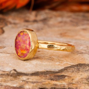 Kırmızı Opal Taşlı Altın Kaplama Oval Otantik Kadın Gümüş Yüzük Kırmızı Opal Taşlı Altın Kaplama Oval Otantik Kadın Gümüş Yüzük