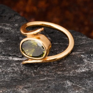 Peridot Taşlı Altın Kaplama Tasarım Otantik Kadın Gümüş Yüzük Peridot Taşlı Altın Kaplama Tasarım Otantik Kadın Gümüş Yüzük