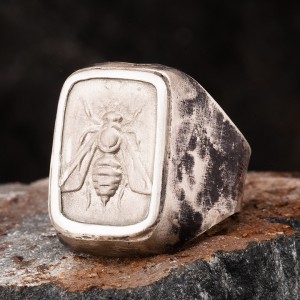 Zeus Arı Bay Gümüş Yüzük Zeus Arı Bay Gümüş Yüzük